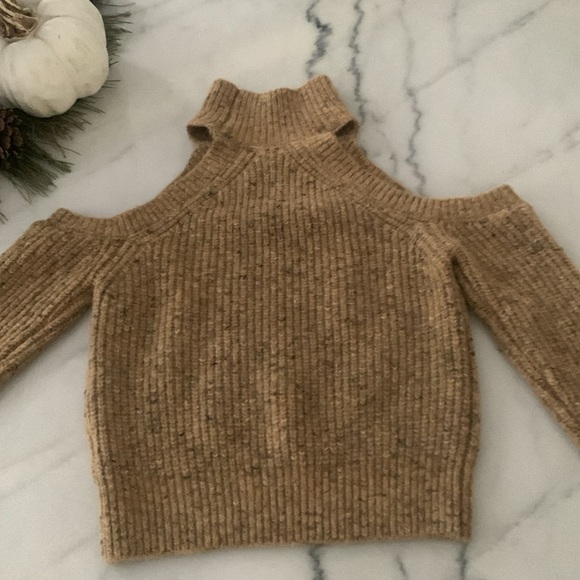 NWT ASTR THE LABEL Mock Sweater Cold Shoulder multi Camel Black specks Color - Picture 7 of 8